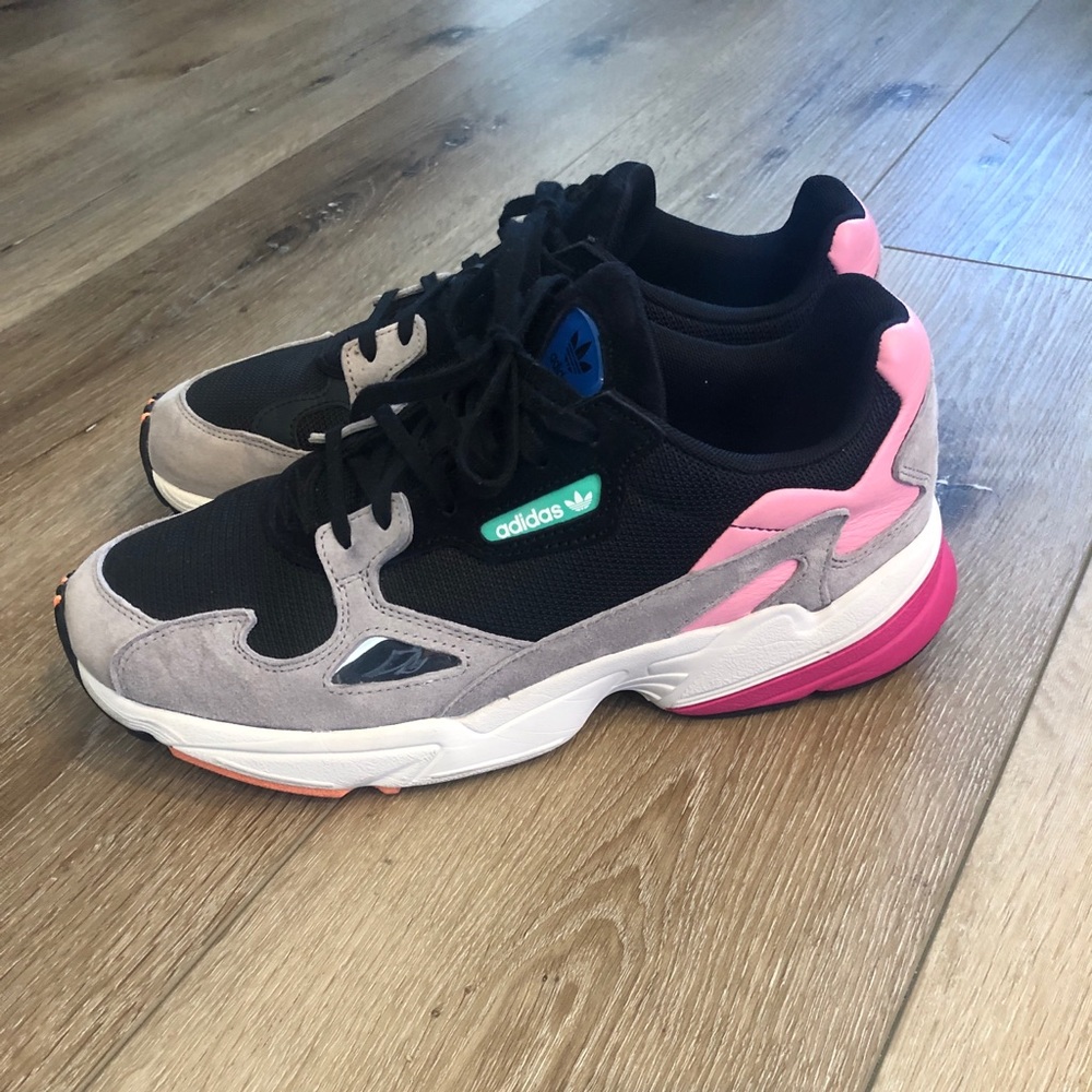 Adidas falcon